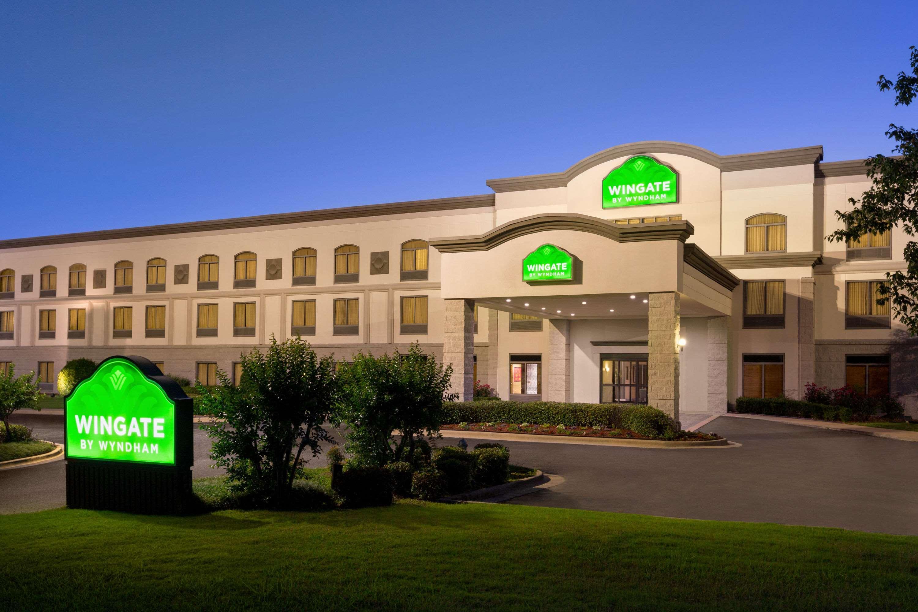 Wingate By Wyndham Montgomery Exterior photo